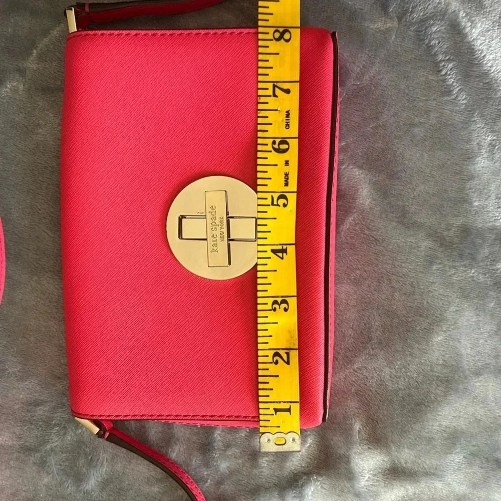 Kate Spade pink saffiano leather crossbody bag with turn lock NWOT